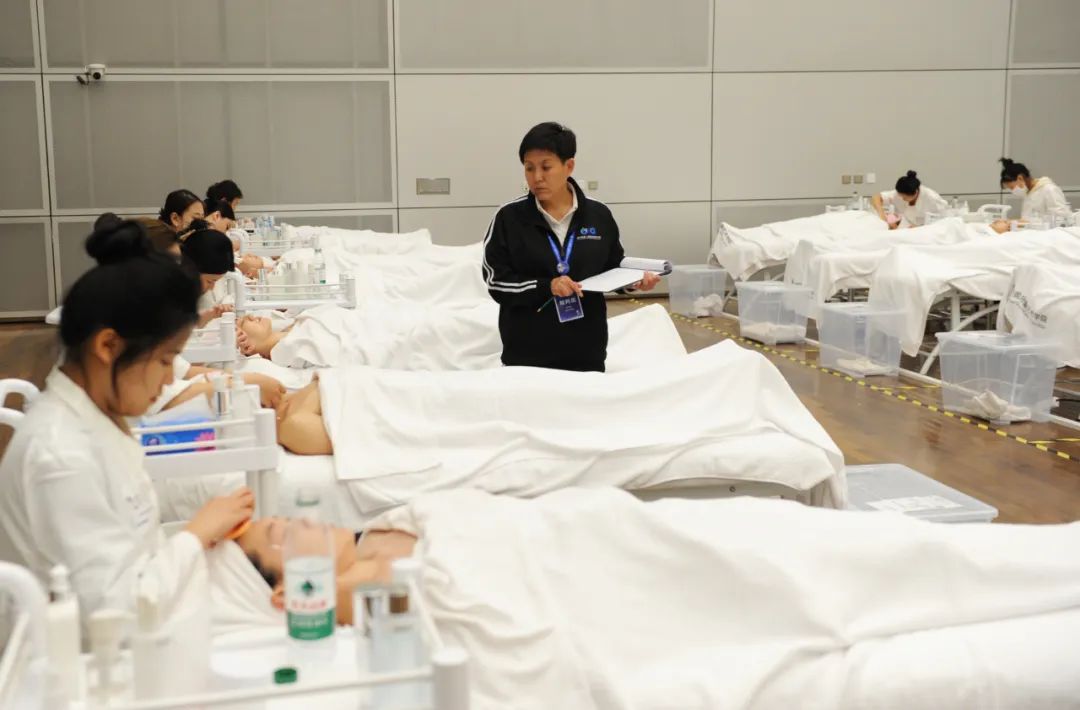 ���ѻ� ��(�й���)���޹�˾����